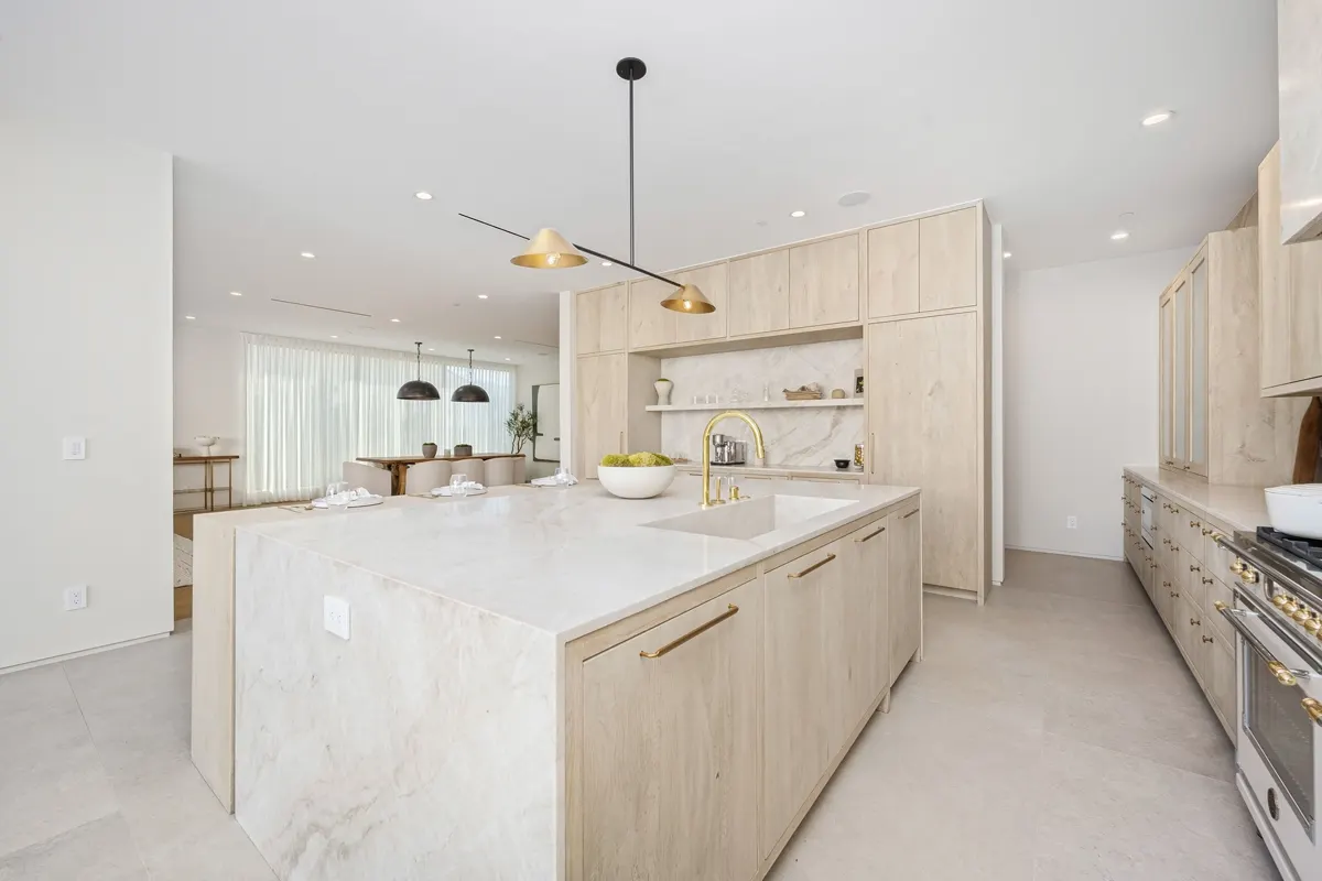 Marble countertop protected by Diamond Bond