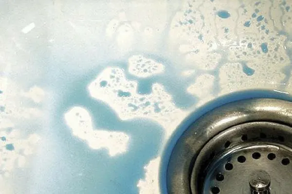 Untreated porcelain with contaminants collecting