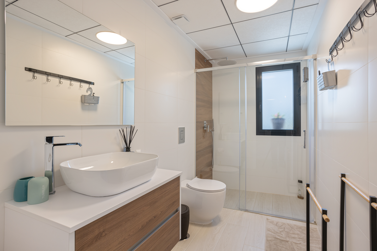 Porcelain Sinks with Diamon Bond